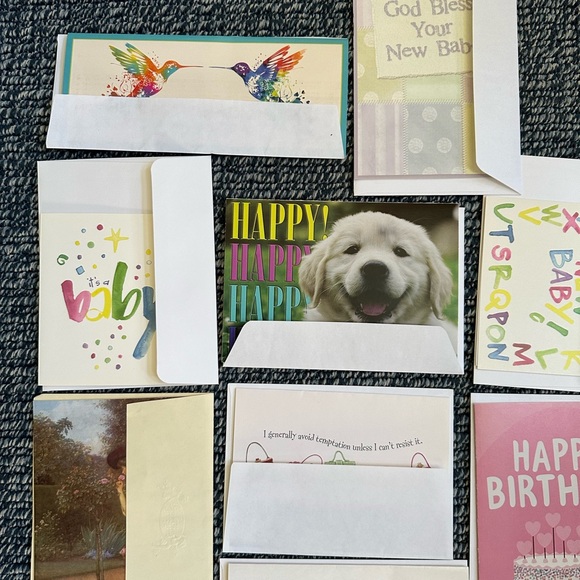 New 23 of different brand of cards with envelopes. - Picture 2 of 9
